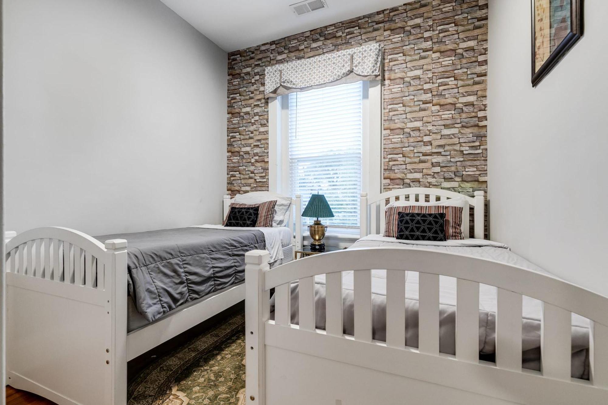 ריצ'מונד E2 Centrally Located In Carytown Fully Fenced מראה חיצוני תמונה